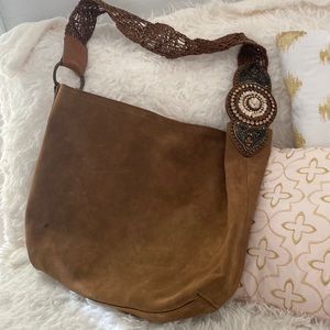 Gorgeous Suede shoulder bag🤎gently used